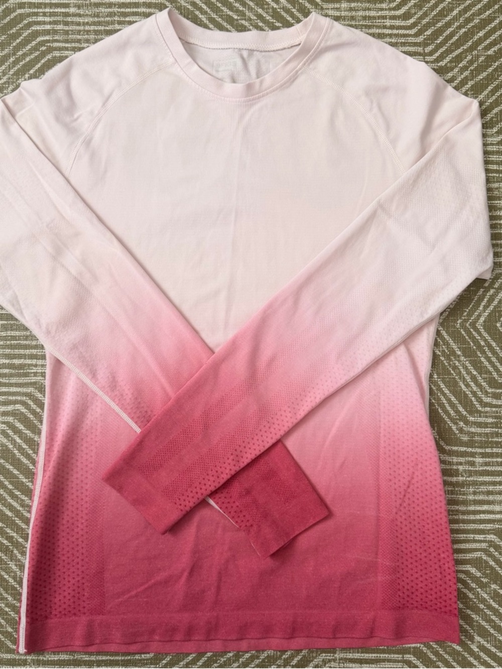 Figs Ombre Pink Seamless Long Sleeve Athletic Top Size Large